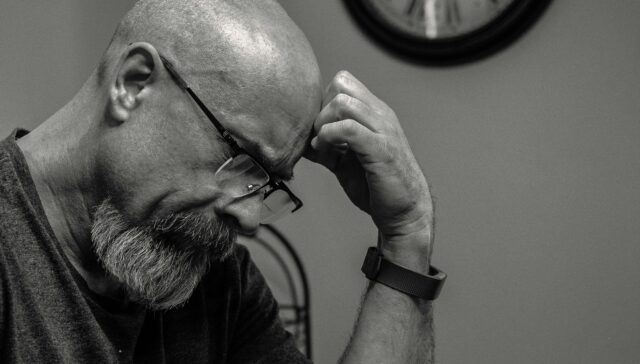 Brasileiros precisam se preocupar com o rendimento de seus investimentos